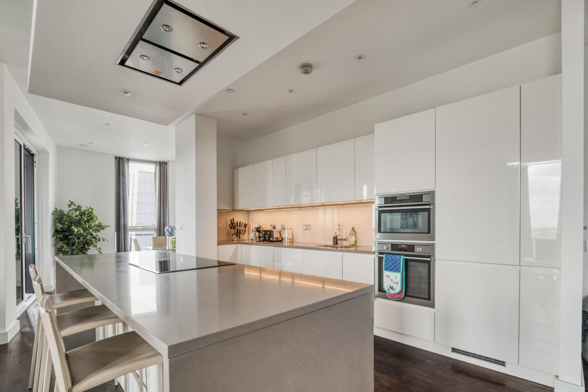 Stunning 360º View Luxurious Penthouse Daire Londra Dış mekan fotoğraf