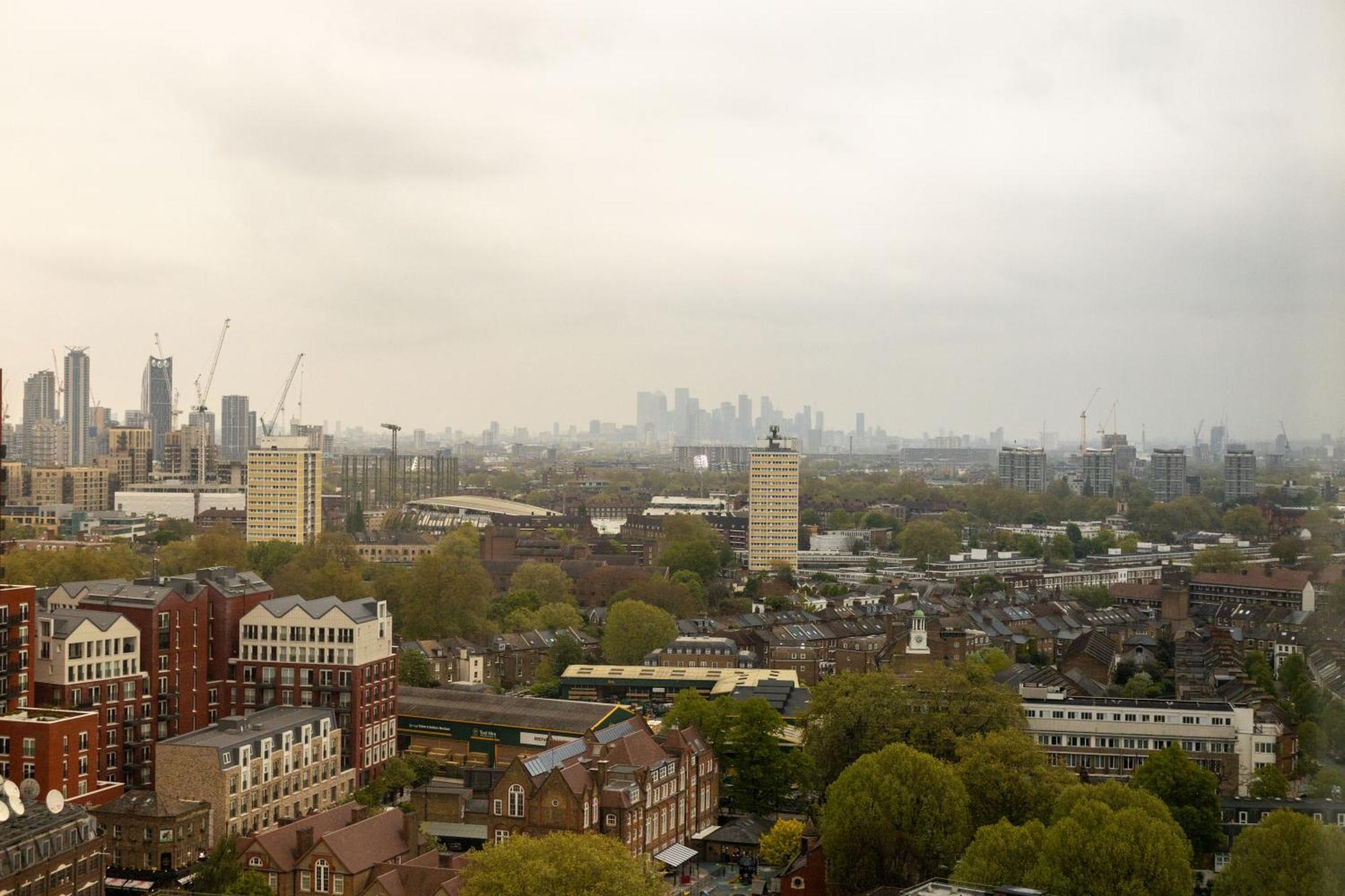 Stunning 360º View Luxurious Penthouse Daire Londra Dış mekan fotoğraf