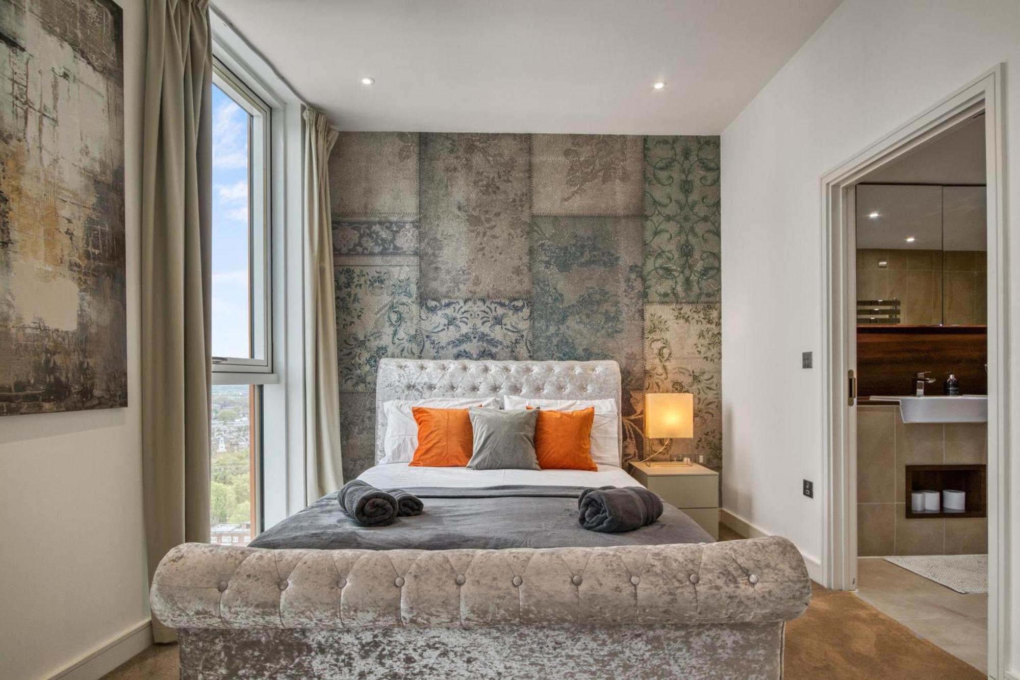 Stunning 360º View Luxurious Penthouse Daire Londra Dış mekan fotoğraf