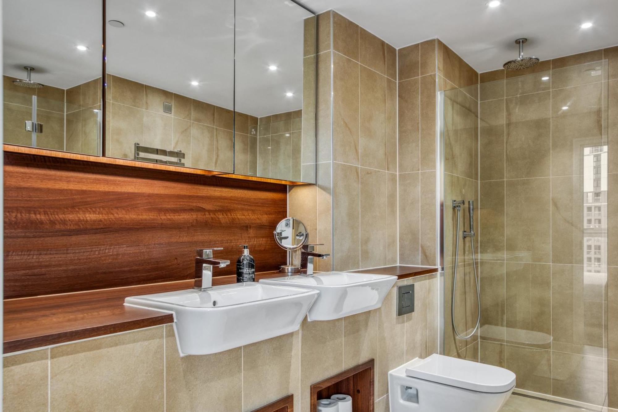 Stunning 360º View Luxurious Penthouse Daire Londra Dış mekan fotoğraf