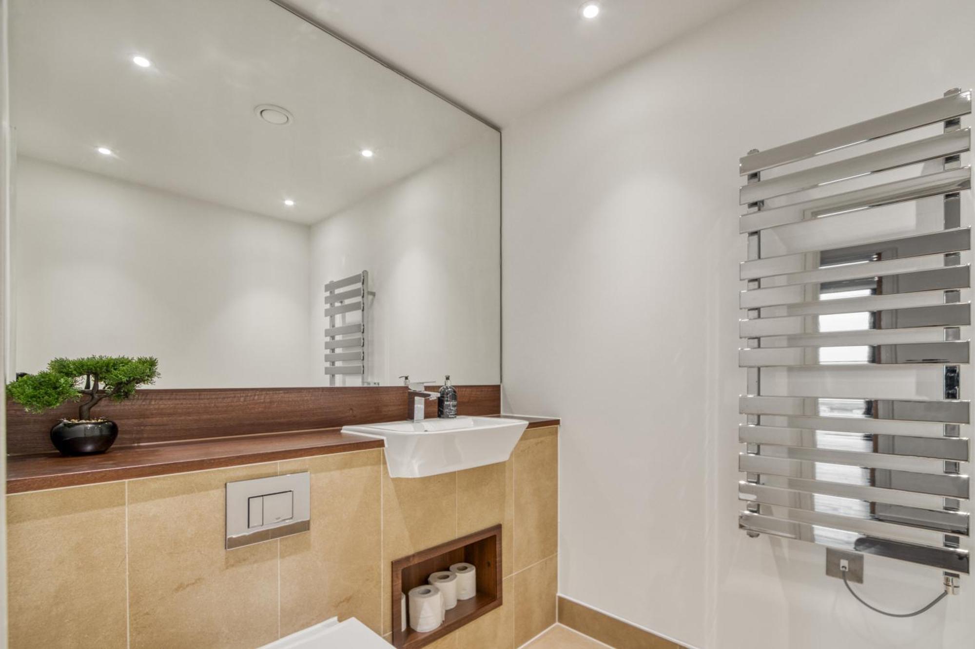 Stunning 360º View Luxurious Penthouse Daire Londra Dış mekan fotoğraf
