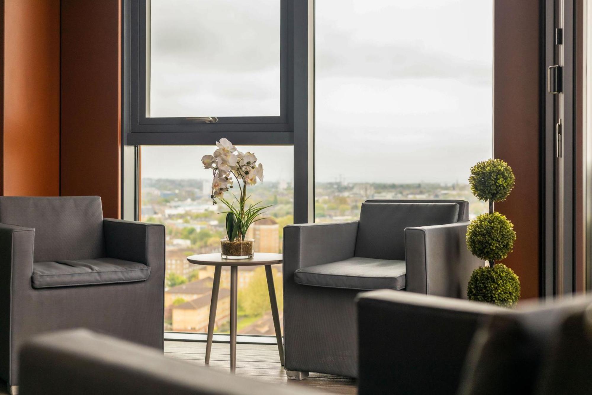 Stunning 360º View Luxurious Penthouse Daire Londra Dış mekan fotoğraf