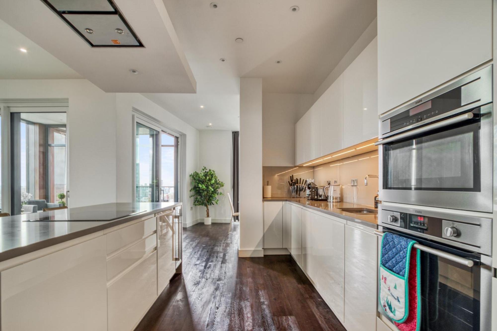 Stunning 360º View Luxurious Penthouse Daire Londra Dış mekan fotoğraf