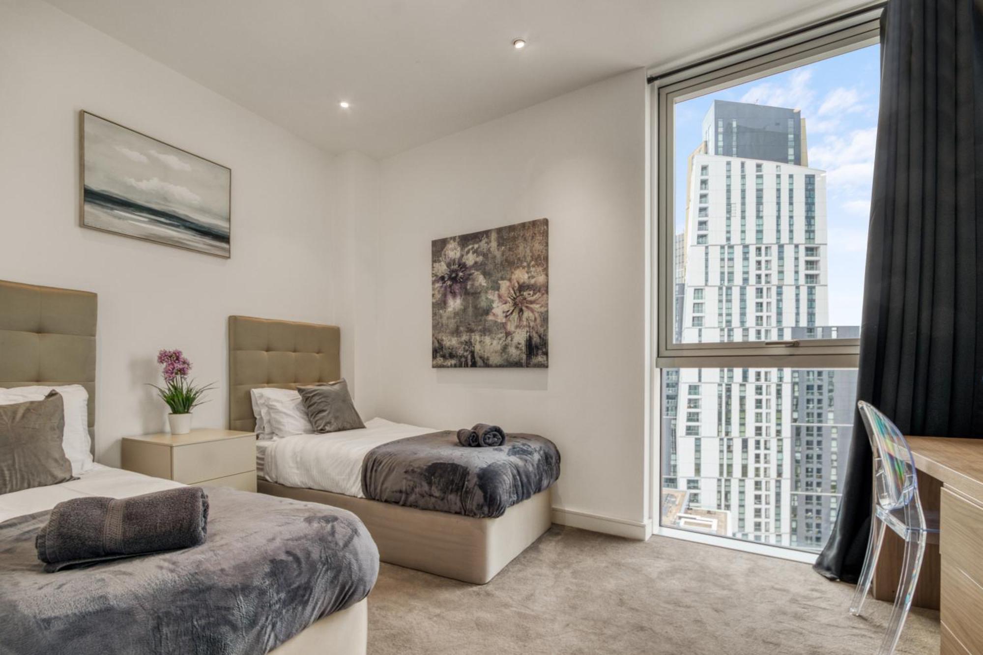 Stunning 360º View Luxurious Penthouse Daire Londra Dış mekan fotoğraf