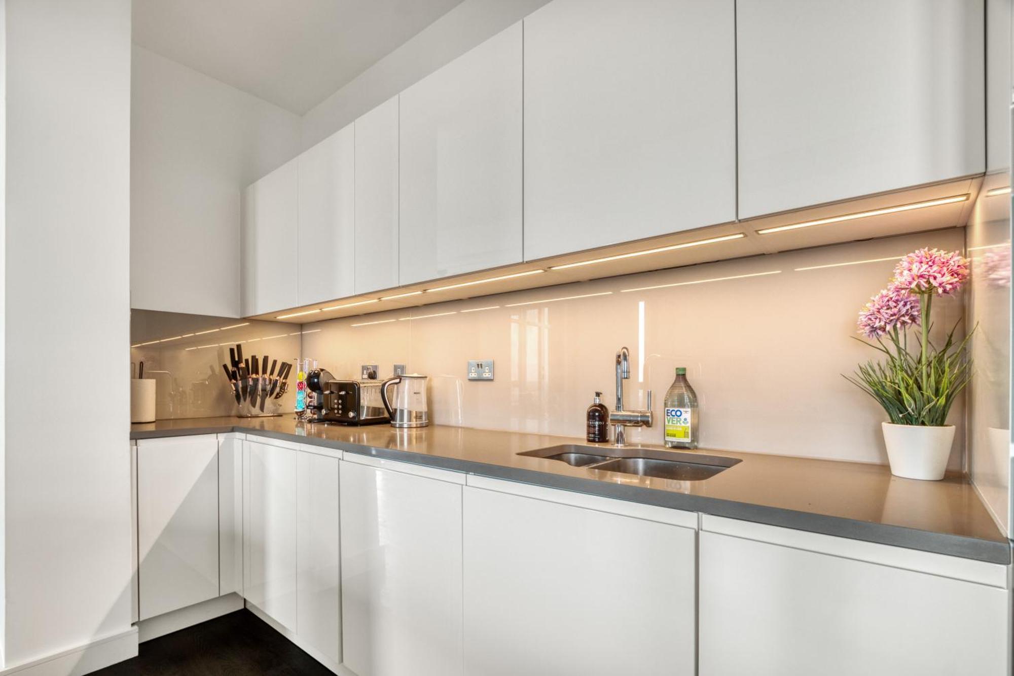 Stunning 360º View Luxurious Penthouse Daire Londra Dış mekan fotoğraf